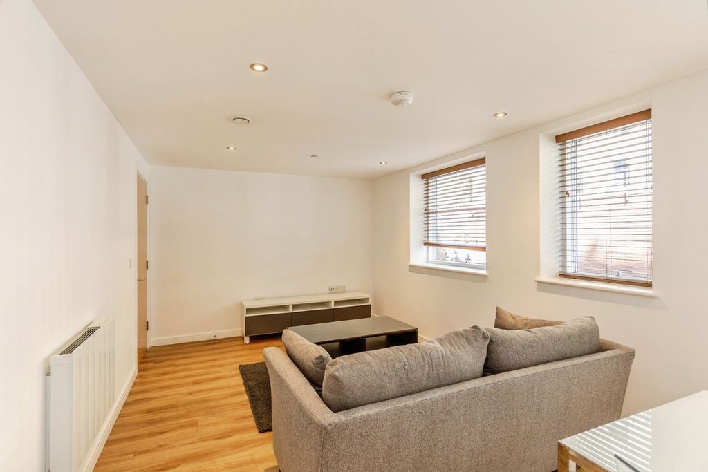 Property photo 3 of 16 Pbox-Img.Jpg