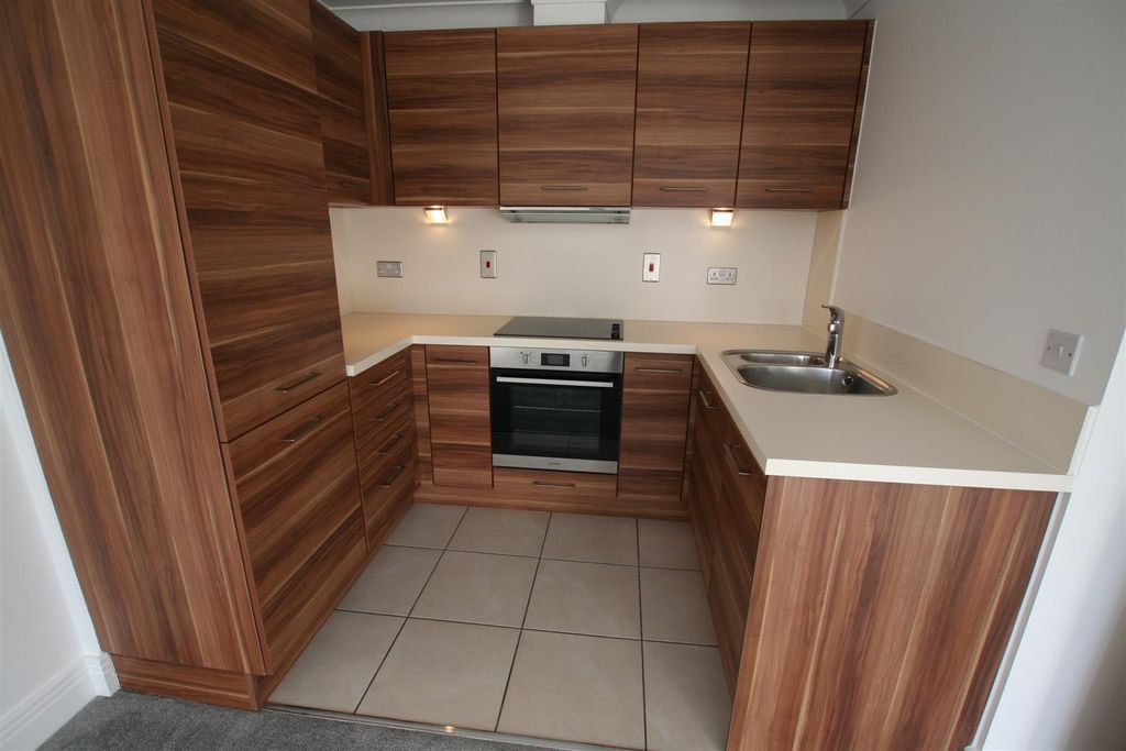 Property photo 3 of 8 Rushtoncourt,15Kitchen.Jpg