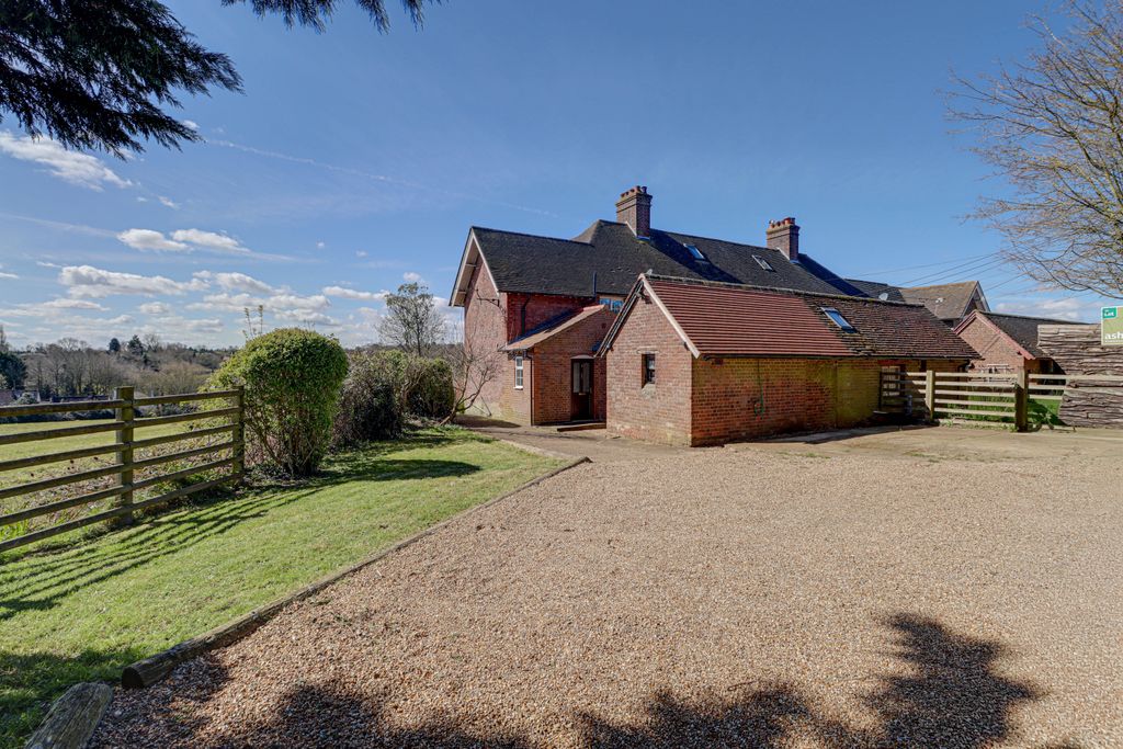 Property photo 1 of 20 Img5907Img5909