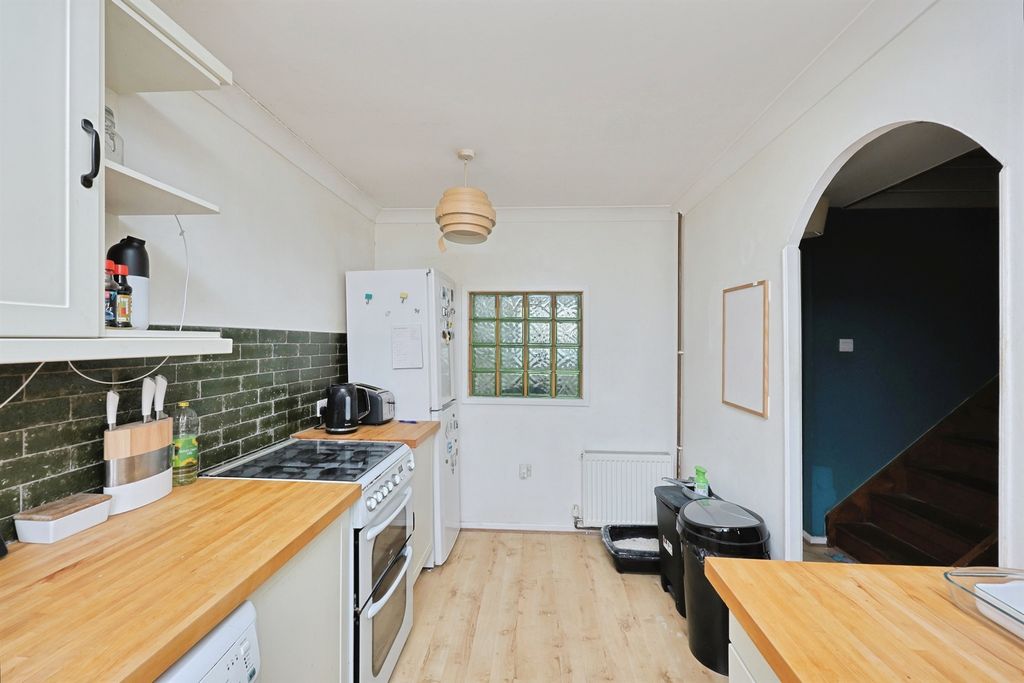 Property photo 3 of 20