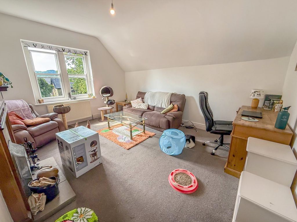 Property photo 2 of 21