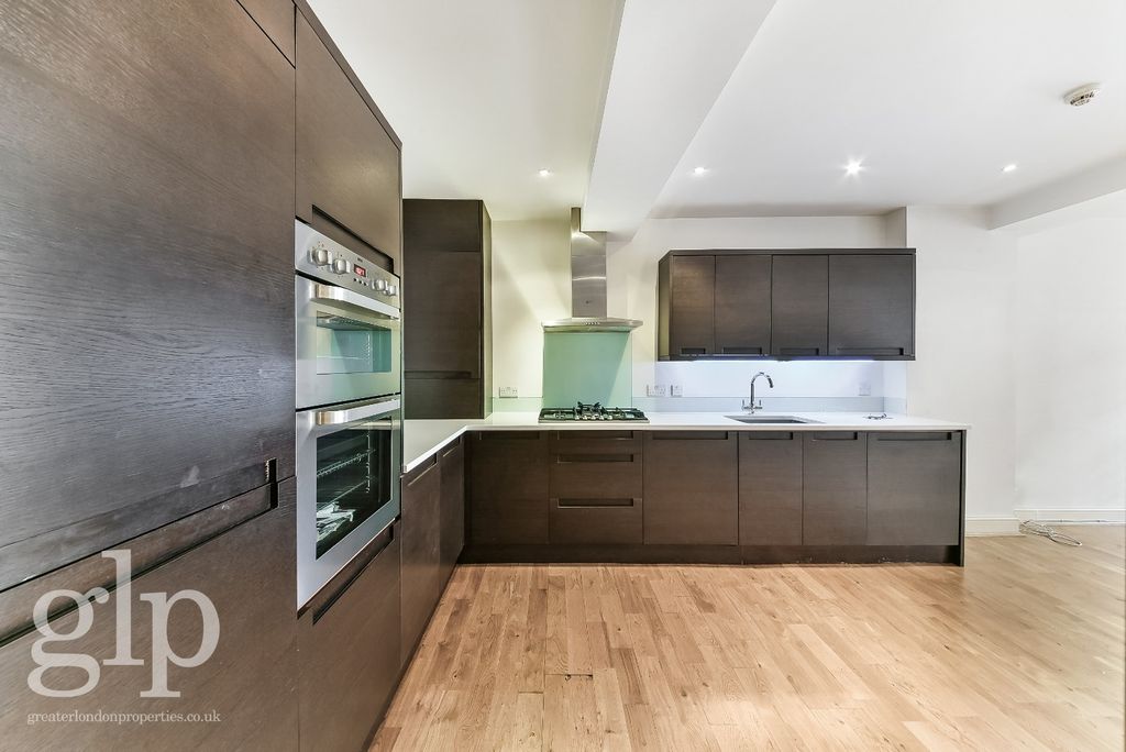 Property photo 2 of 22 4218582