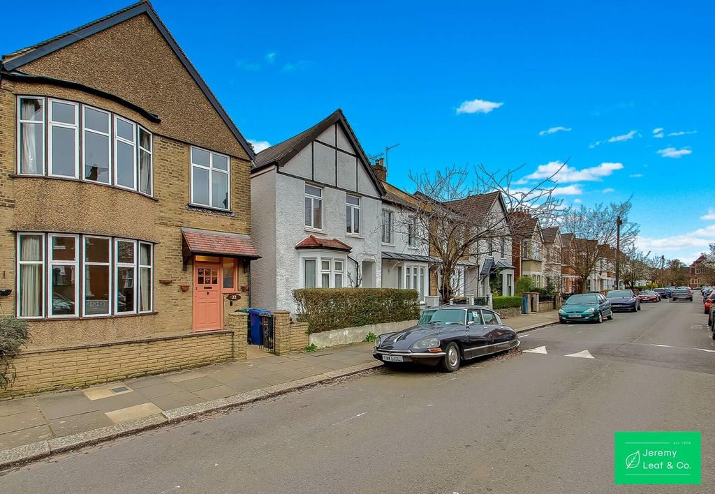 Property photo 2 of 19 Front (Exterior)