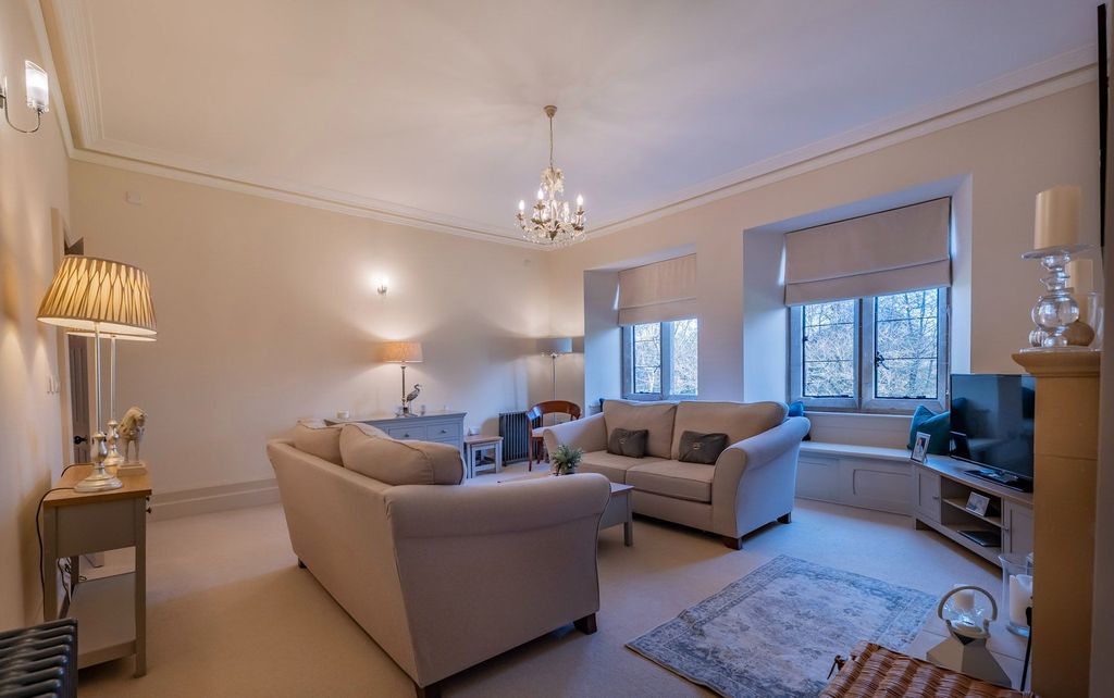 Property photo 2 of 21