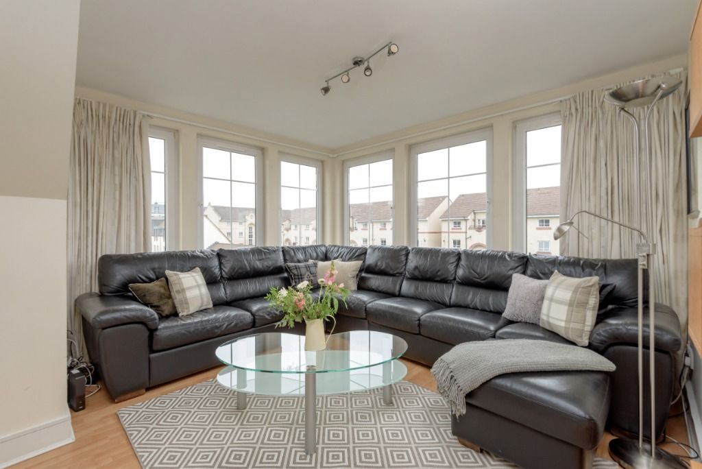 Property photo 2 of 23