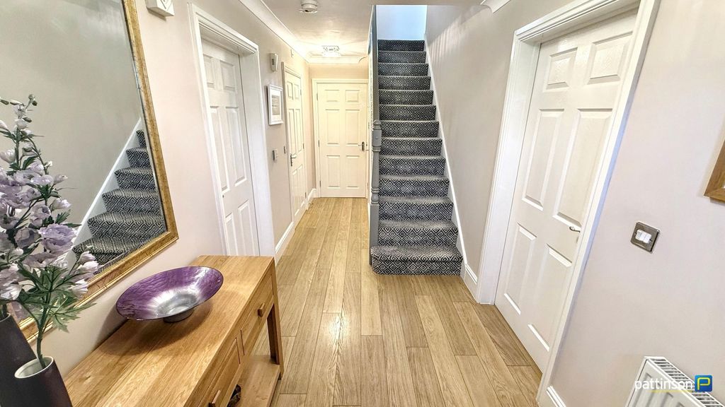 Property photo 3 of 41