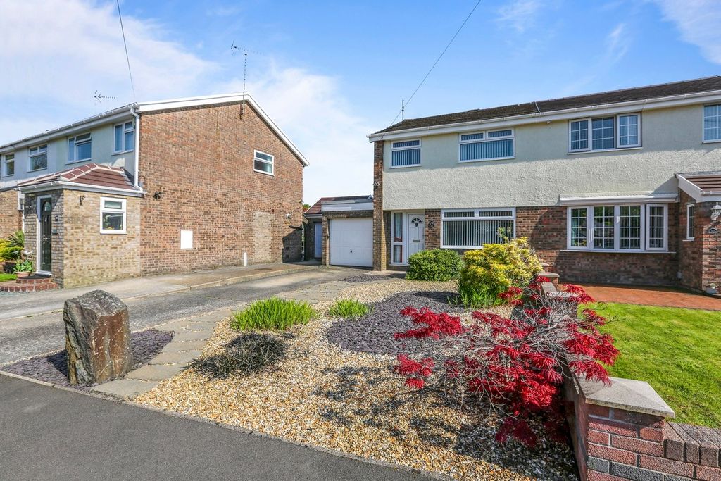 Property photo 3 of 31