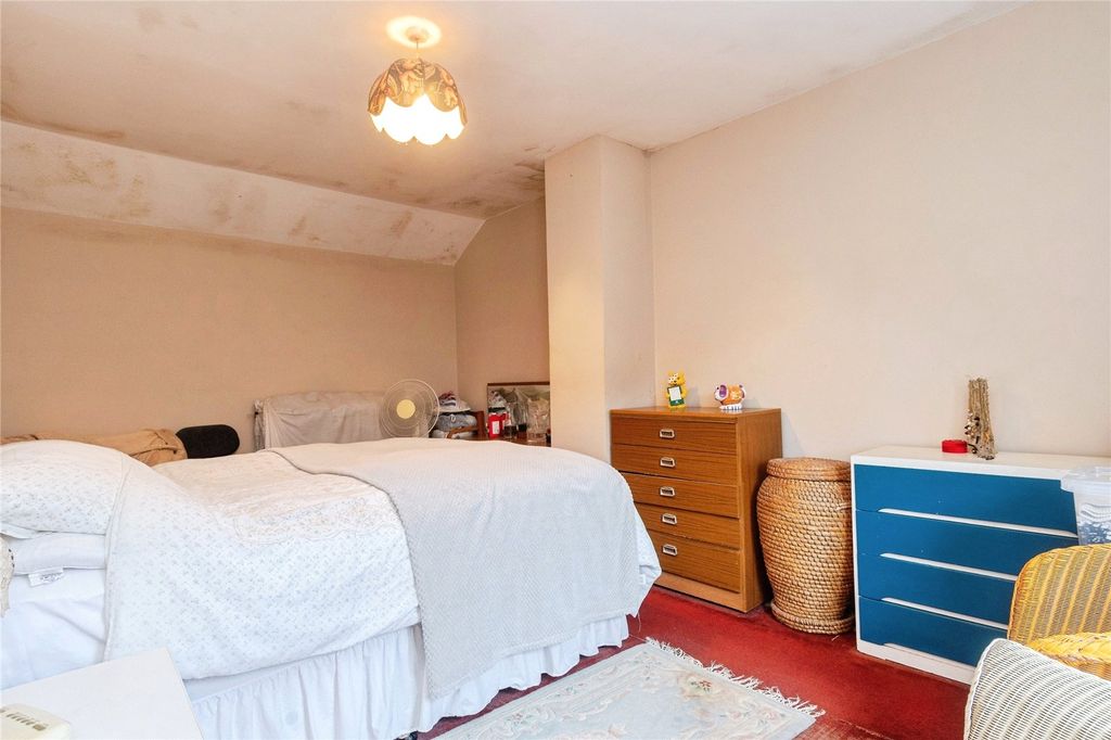 Property photo 2 of 18 Picture No. 10