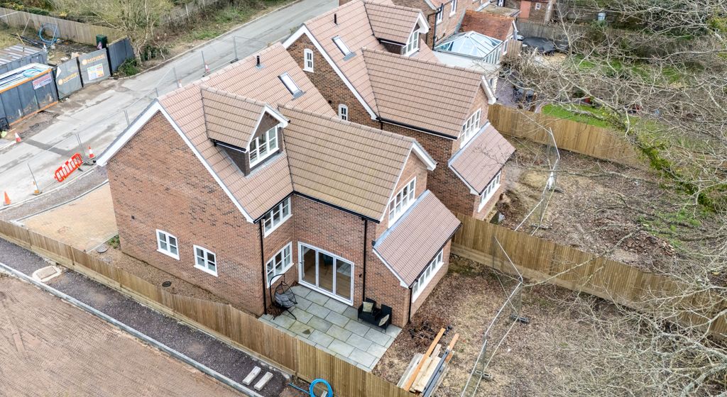 Property photo 2 of 21