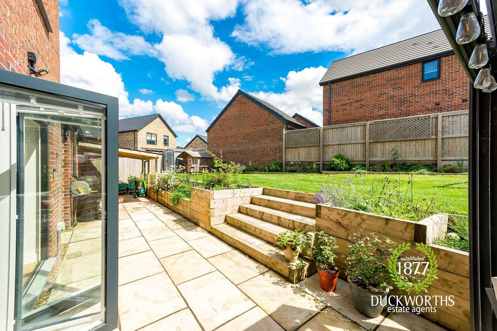 Property photo 3 of 49