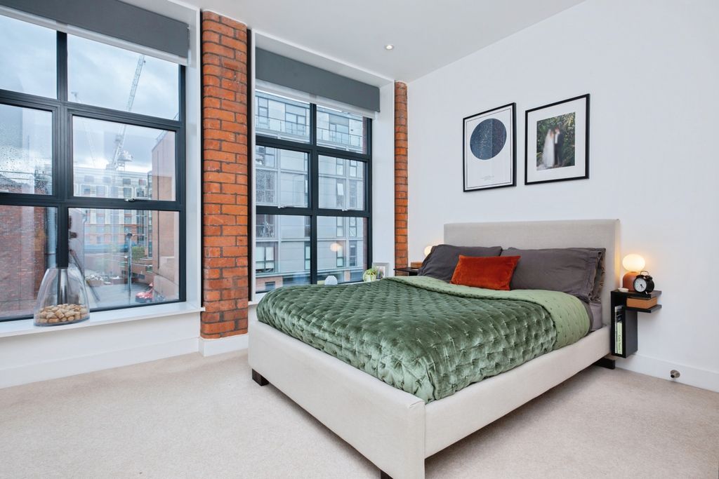 Property photo 1 of 14 Bedroom One