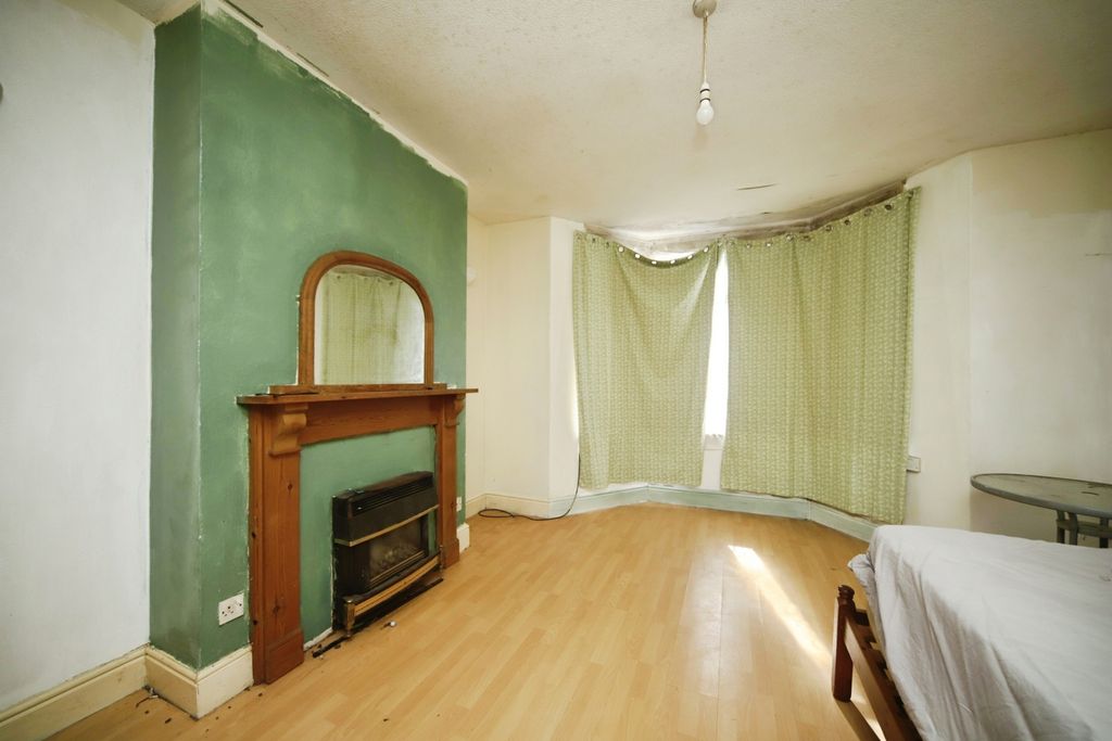 Property photo 2 of 17 Pbox-Img.Jpg