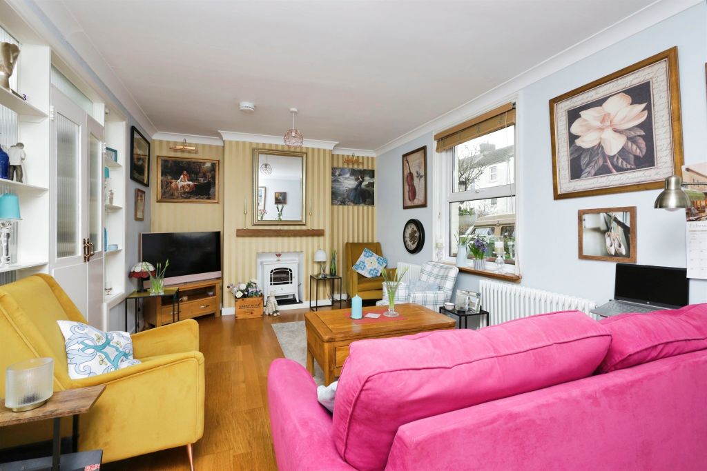 Property photo 2 of 17