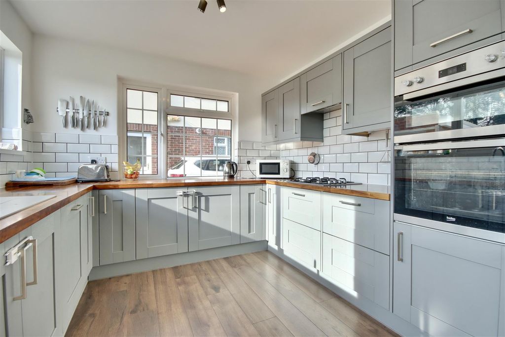 Property photo 3 of 15 8E773Fa8-Ae74-4432-A94C-F4BA8144Bfb3_1_201_A.Jpeg