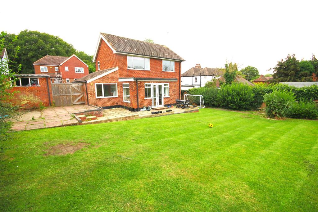 Property photo 2 of 25 Rear Garden B.Jpg