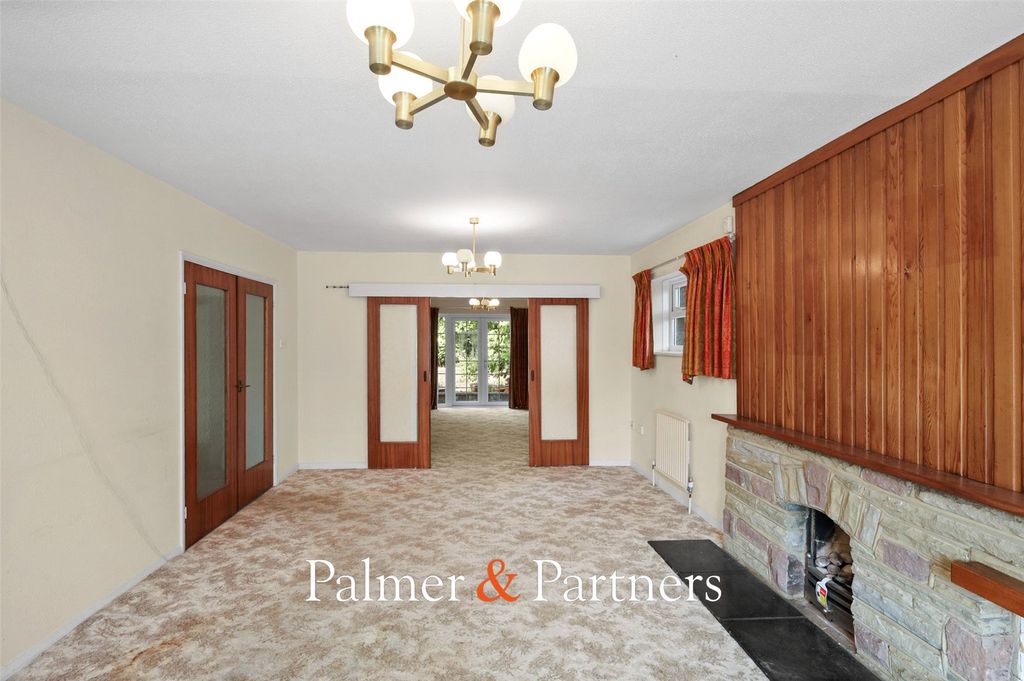 Property photo 2 of 27 Picture No. 11