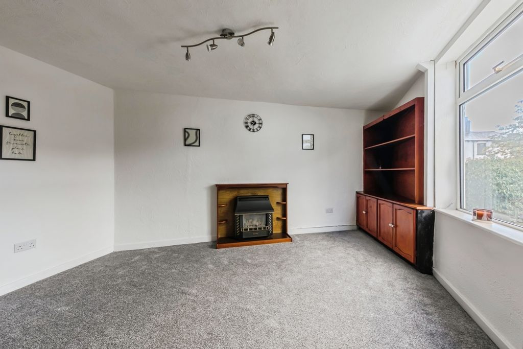 Property photo 3 of 16 Pbox-Img.Jpg
