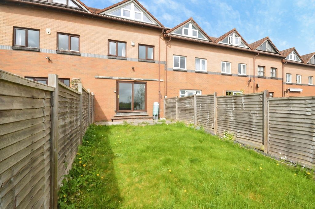 Property photo 2 of 16 Picture No. 11