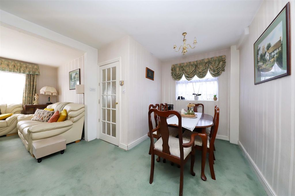 Property photo 3 of 13 Living/Dining Room