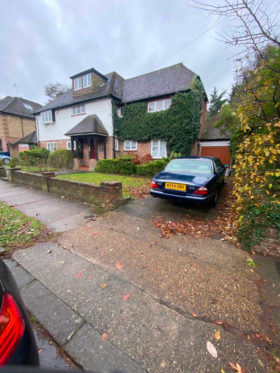 Property photo 2 of 28