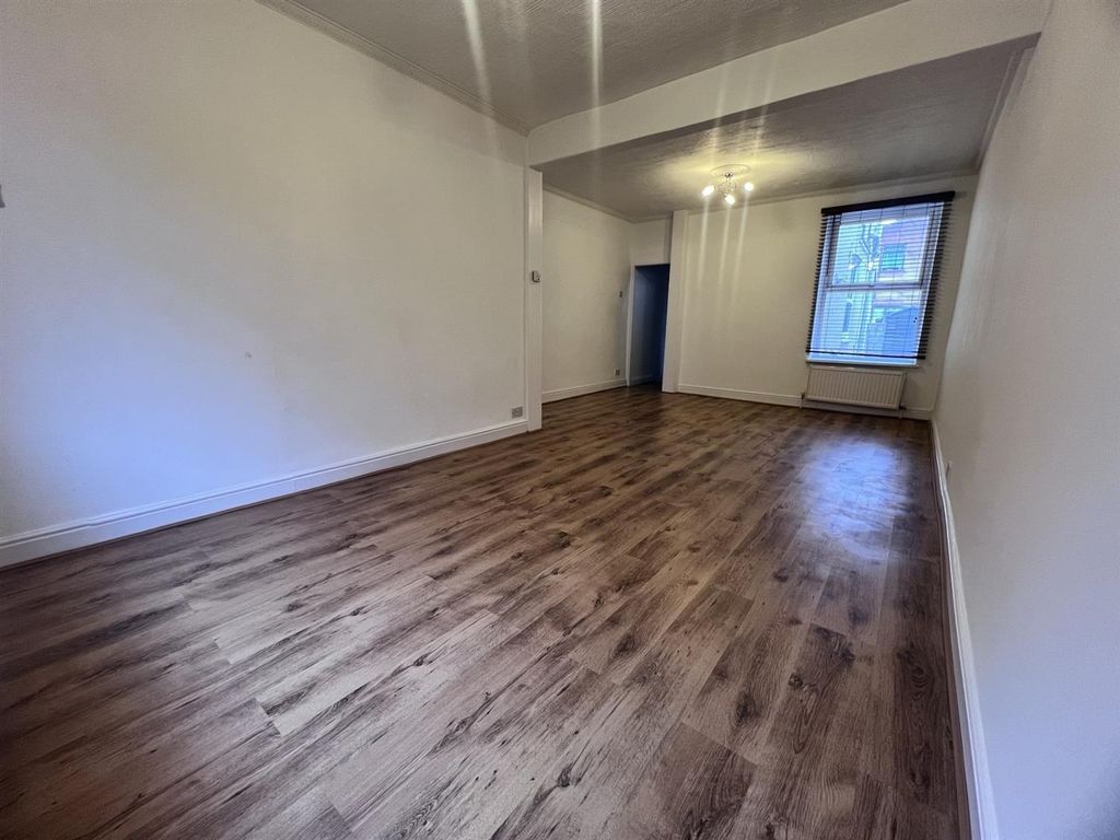 Property photo 2 of 9 2.Jpg