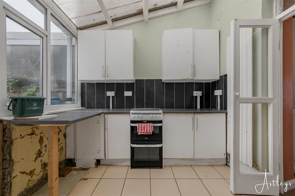 Property photo 3 of 15 Lean To Kitchen