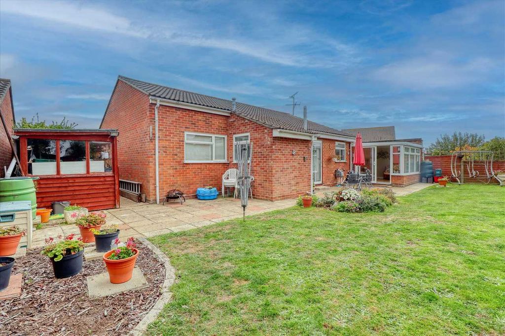 Property photo 2 of 23