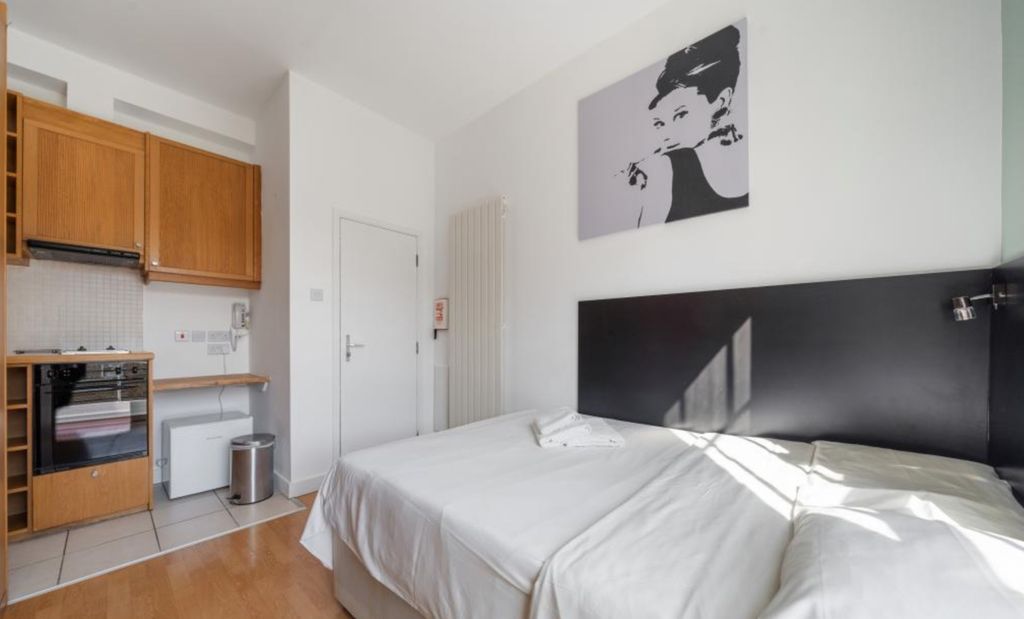 Property photo 2 of 6 4555591