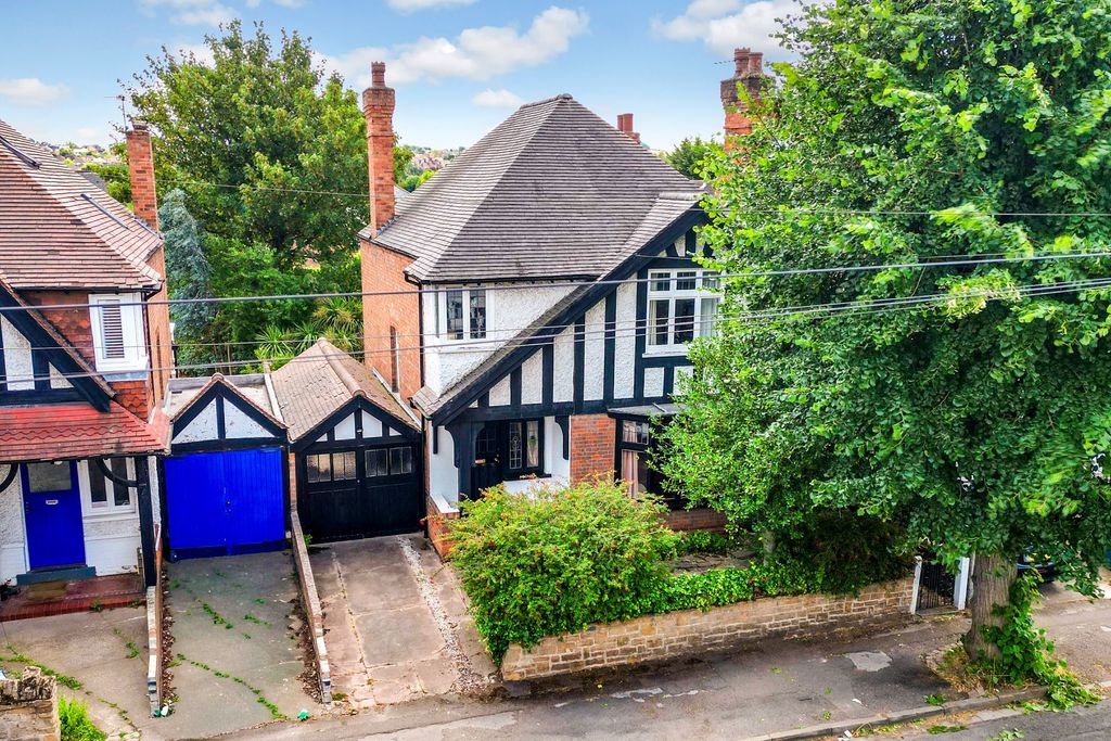 Property photo 1 of 21