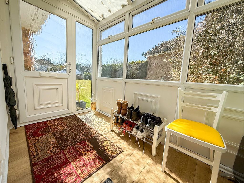 Property photo 2 of 19 Entrance Porch