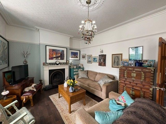 Property photo 2 of 17