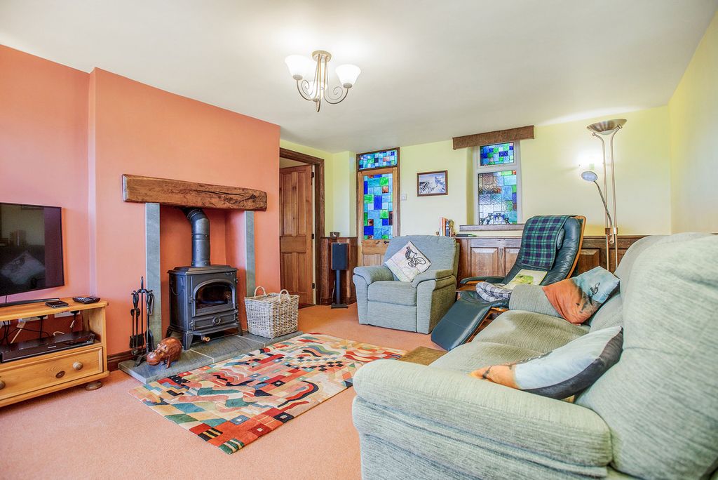 Property photo 2 of 39