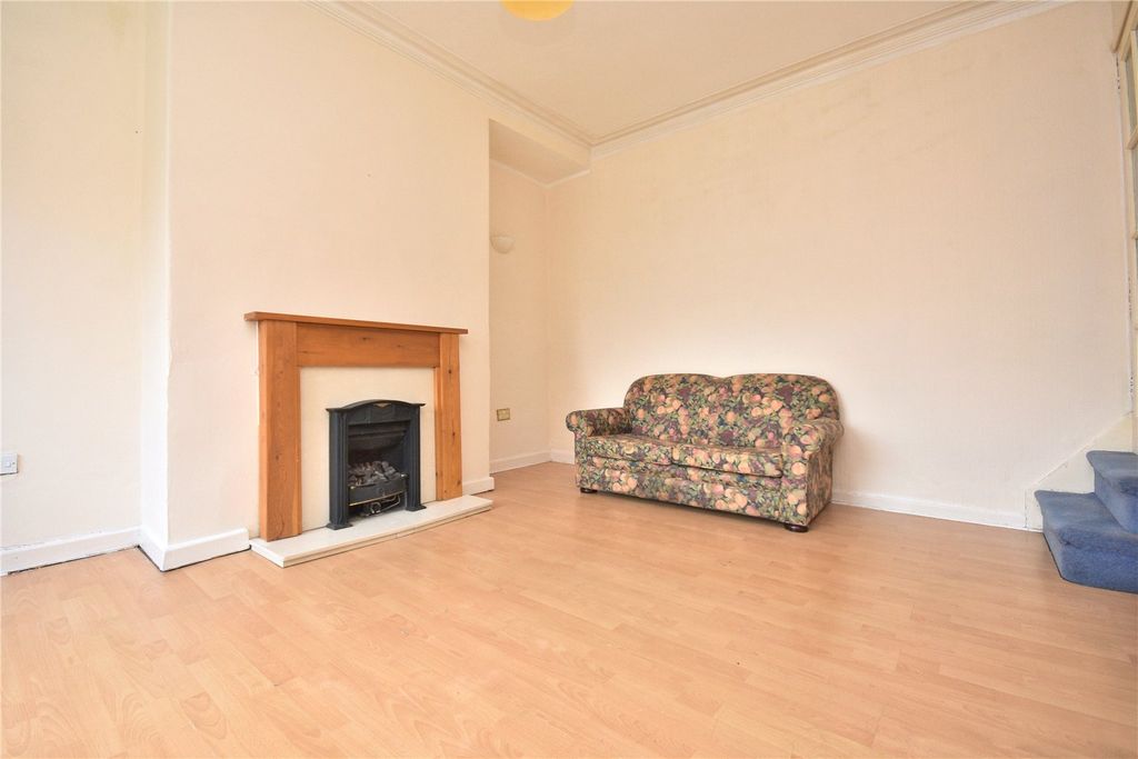 Property photo 3 of 8 Picture No. 04