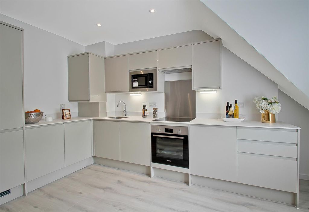 Property photo 3 of 13 Kitchen 1.Jpg