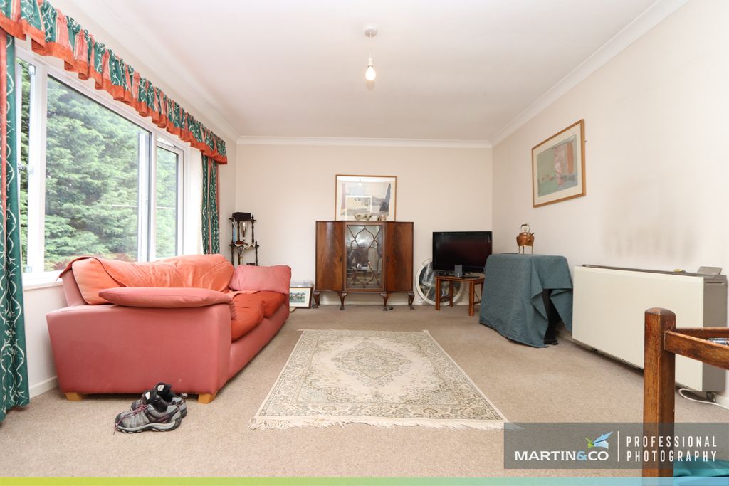 Property photo 3 of 12