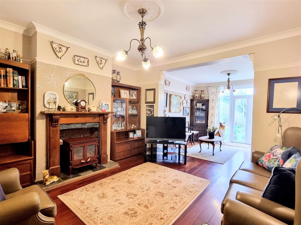 Property photo 3 of 21