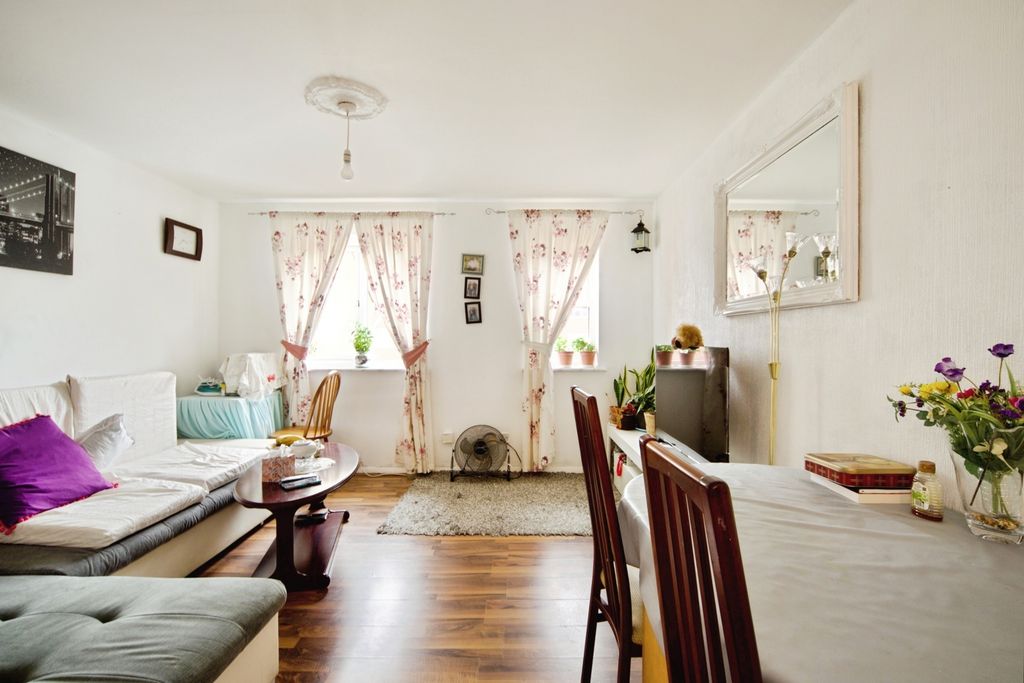Property photo 2 of 8 Pbox-Img.Jpg