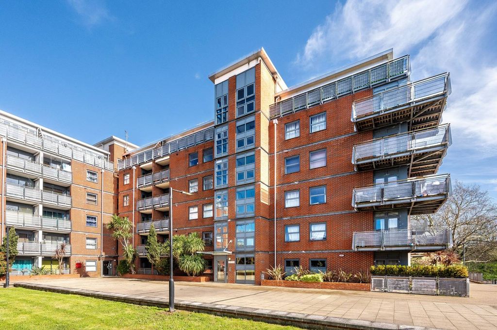 Property photo 1 of 11