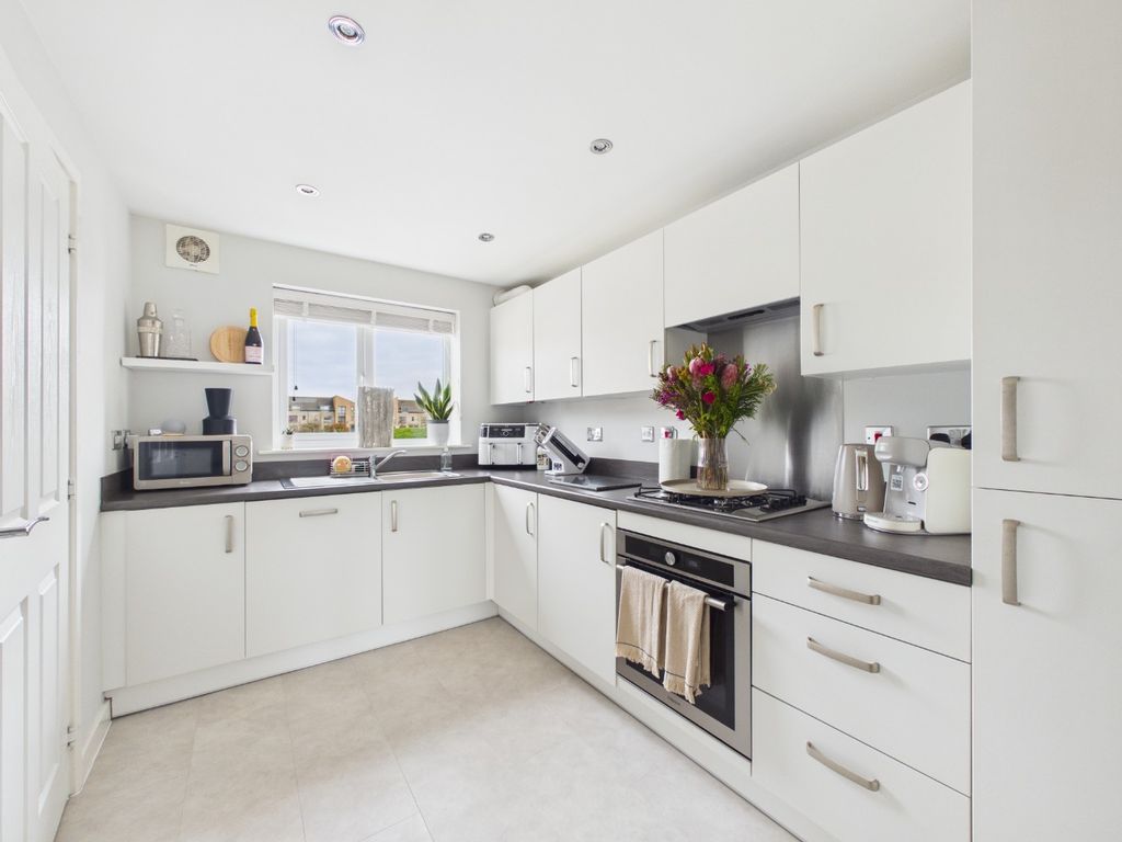 Property photo 2 of 10 4993175