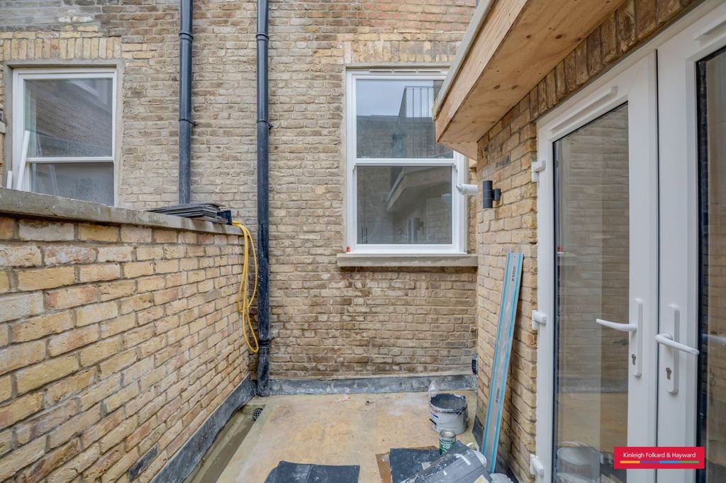 Property photo 3 of 8 Picture No. 06