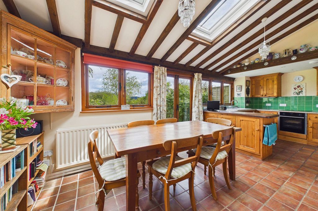 Property photo 2 of 25