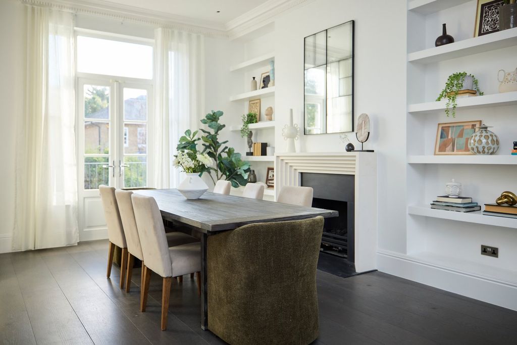 Property photo 3 of 23