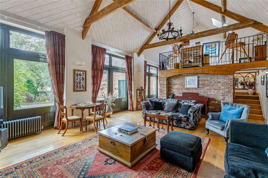 Property photo 2 of 17 Sitting Room