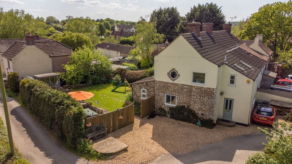 Property photo 1 of 34 3 Heathend Cottages May 23 (1)