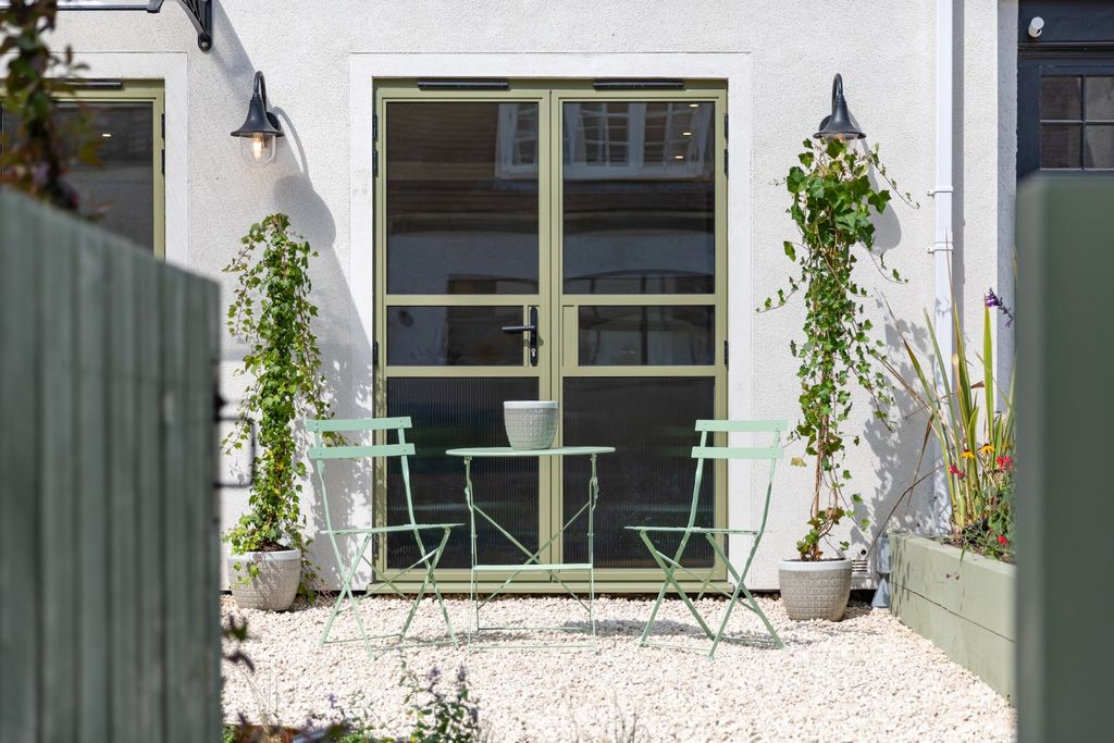 Property photo 2 of 34 4662424