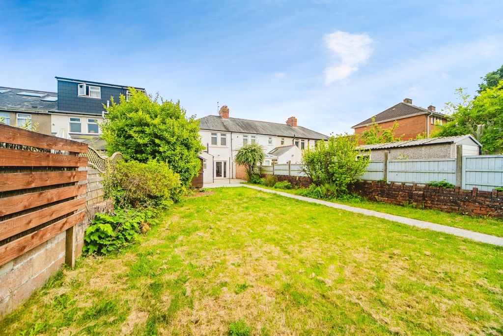 Property photo 2 of 17