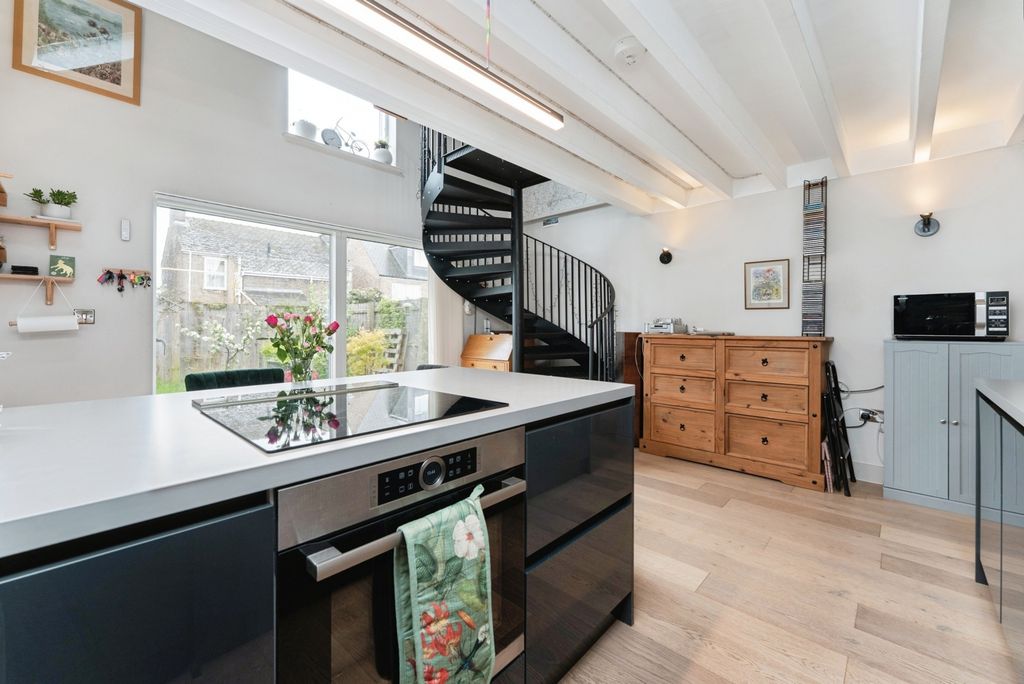 Property photo 1 of 34 Pbox-Img.Jpg