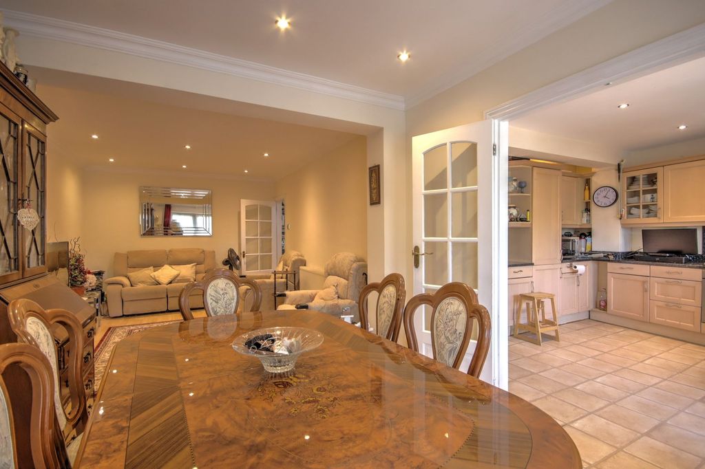 Property photo 3 of 12 Dining_Kitchen