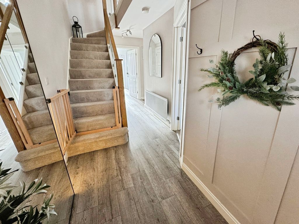 Property photo 2 of 12 Photo 6