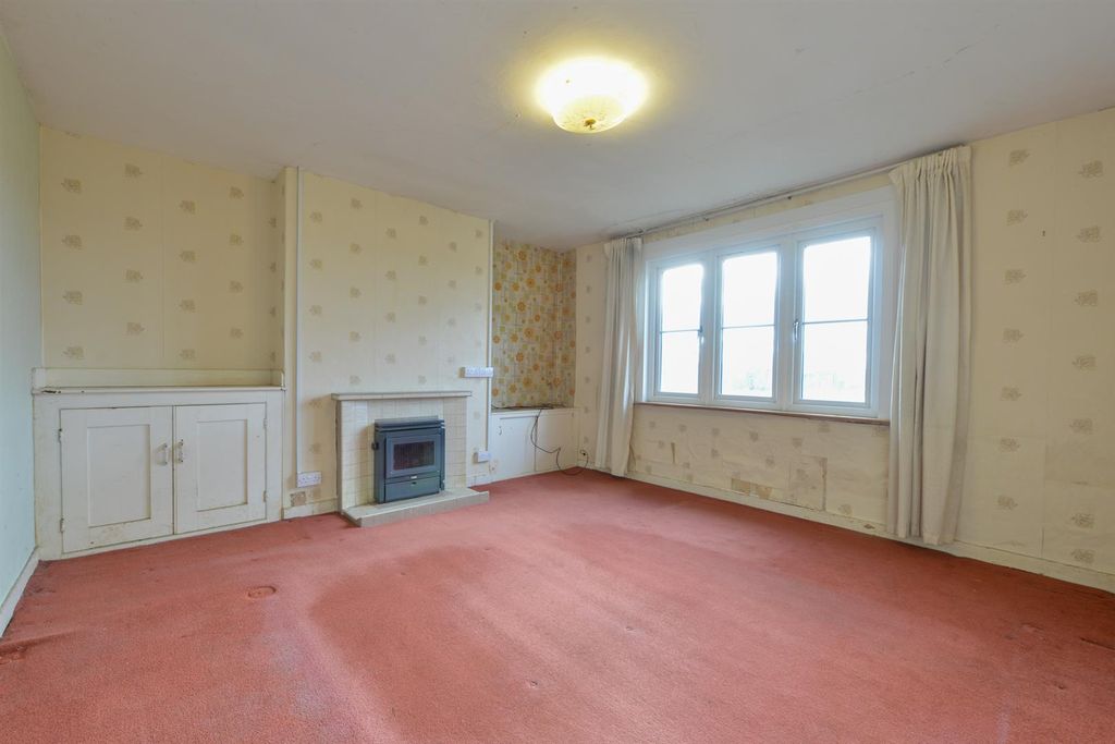 Property photo 3 of 23 Barn Meadow Cottages, Boxley21.Jpg